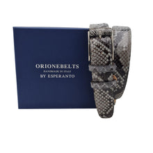 Carica l'immagine nel visualizzatore di Gallery, Cintura 3,5 cm in Pelle di Pitone grigio Lucido con riporto in pitone su fibbia anallergica