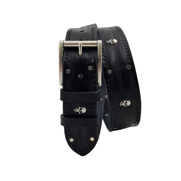 Black Skull - Cintura in cuoio nero con borchie a teschio e tonde e fibbia in ottone Black Skull - Cintura in cuoio nero con borchie a teschio e tonde e fibbia in ottone