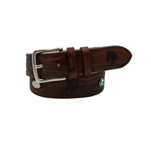 Carica l&#39;immagine nel visualizzatore di Gallery, 🔥 NOVITA&#39; 🔥 Caramel Horses - Cintura 4 cm Caramello con fibbia in ottone, borchie e ricami di cavalli