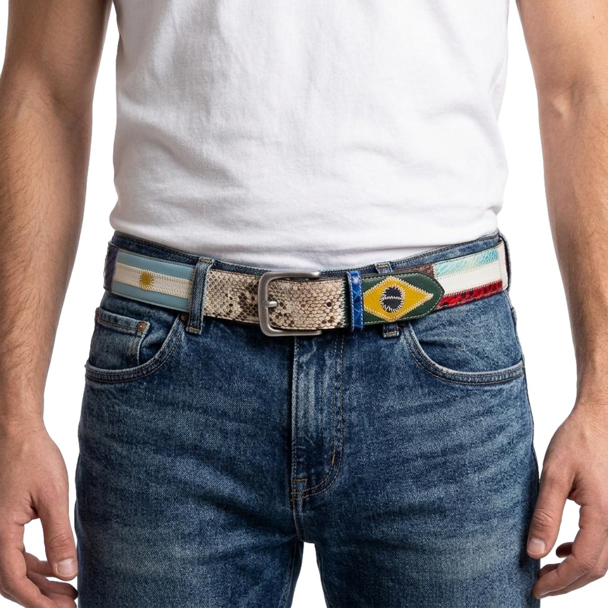 Cintura 4 cm multicolore In Pitone e struzzo con fantasia di bandiere del mondo , fibbia anallergica
