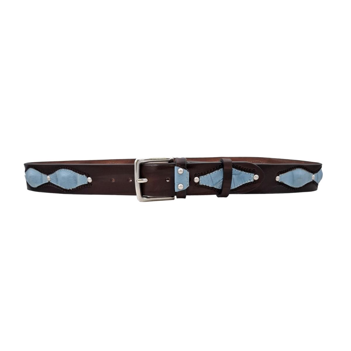 Desert Sky - Cintura 4 cm in vero cuoio e vero coccodrillo celeste con borchie metalliche