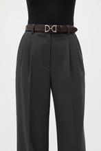 Carica l'immagine nel visualizzatore di Gallery, Cintura su modella donna