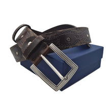 Carica l&#39;immagine nel visualizzatore di Gallery, Cintura 4 cm in cuoio Moro ricamato con fibbia Lavorata e borchie metalliche